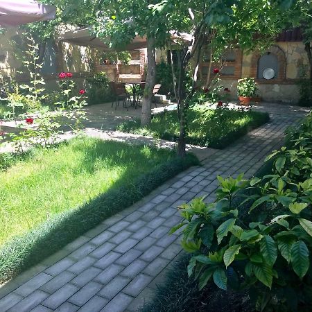 Hotel Tbilisi Garden Экстерьер фото